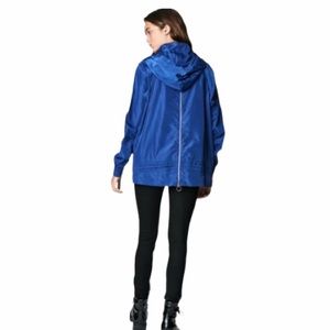 LF  Seek the Label Blue Zip Back Windbreak…
